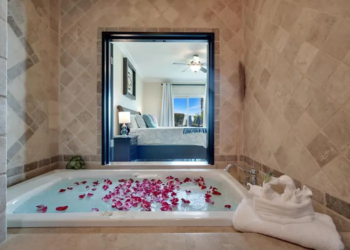 Apartment Casa Sirena- Secure & Private Poolside Retreat