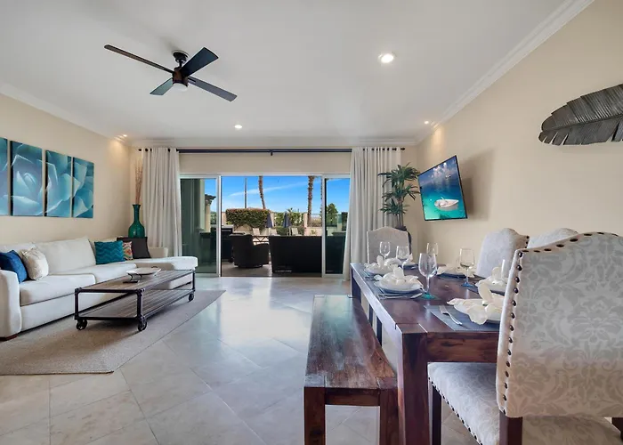 Casa Sirena- Secure & Private Poolside Retreat *
