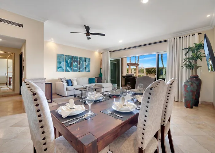 Casa Sirena- Secure & Private Poolside Retreat *
